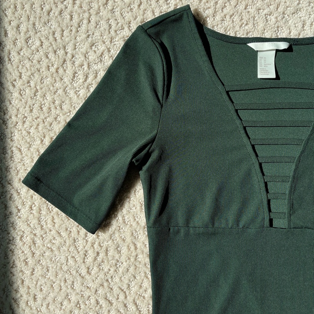 H&M Deep V Top - Picture 3 of 12